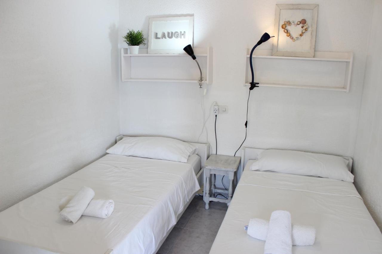 Beautiful Apartment In Front Of Beach, Pool, View Roses Exterior photo