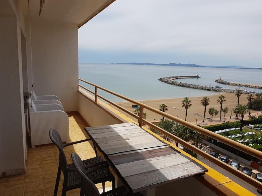 Beautiful Apartment In Front Of Beach, Pool, View Roses Exterior photo